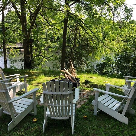 Pangea House Bed and Breakfast Gananoque Eksteriør billede