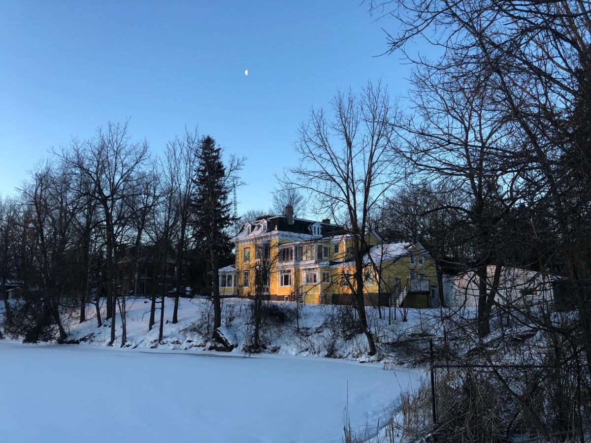 Pangea House Bed and Breakfast Gananoque Eksteriør billede